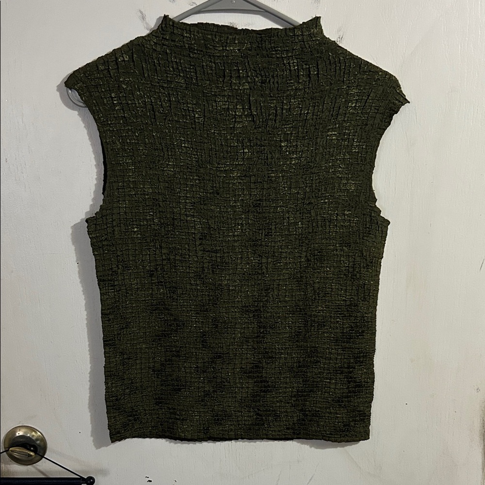 Plisse mock Textured Olive Green Sleeveless Top-Lg